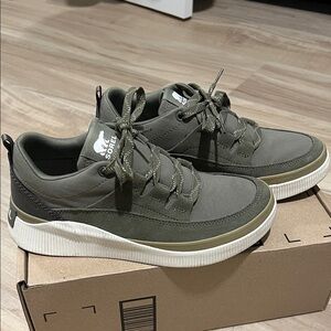 Sorel Women's Out N About IV Low-Top Sneakers 8 stone green chalk olive